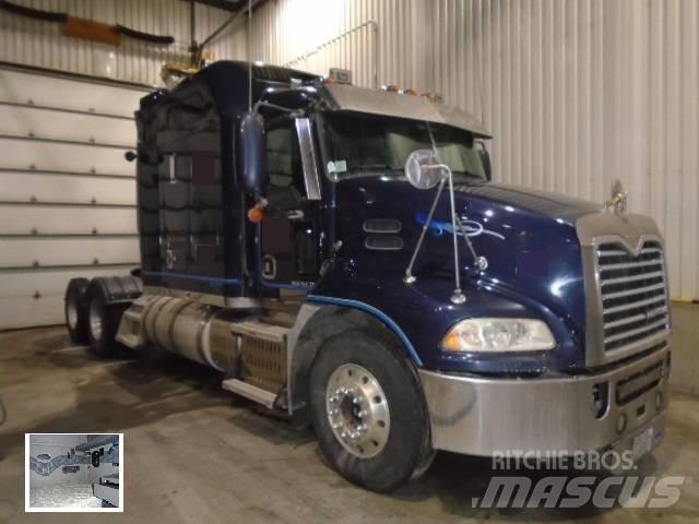 Mack CXU 613 Trekkvogner