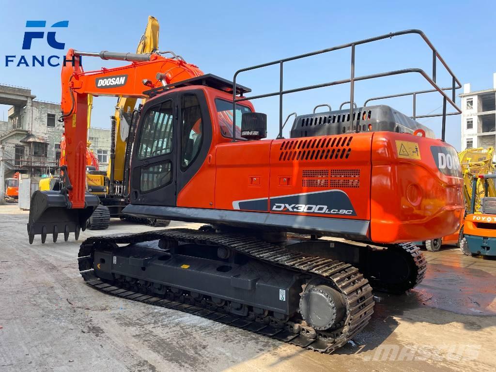 Doosan DX 300LC-9C Beltegraver