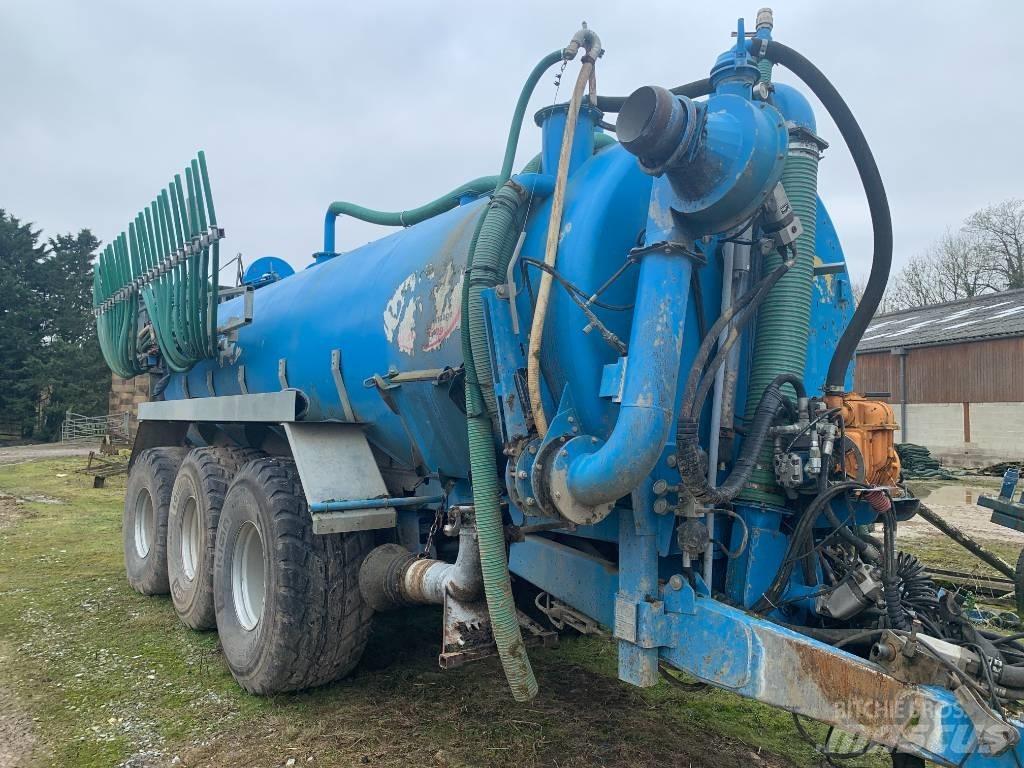 Domes OXY 22000 Slamtanker