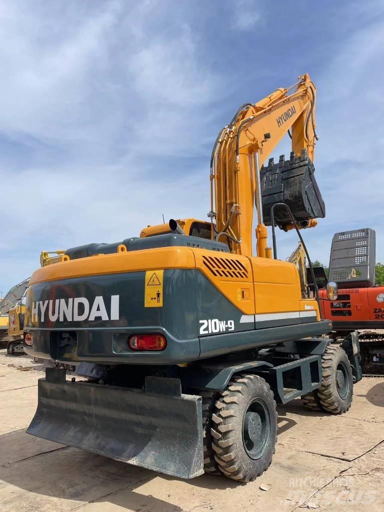 Hyundai R210W-9 Hjulgravere