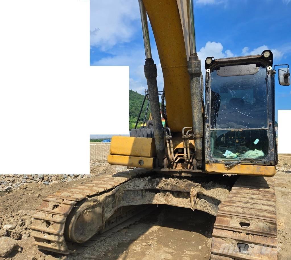 CAT 330 Beltegraver