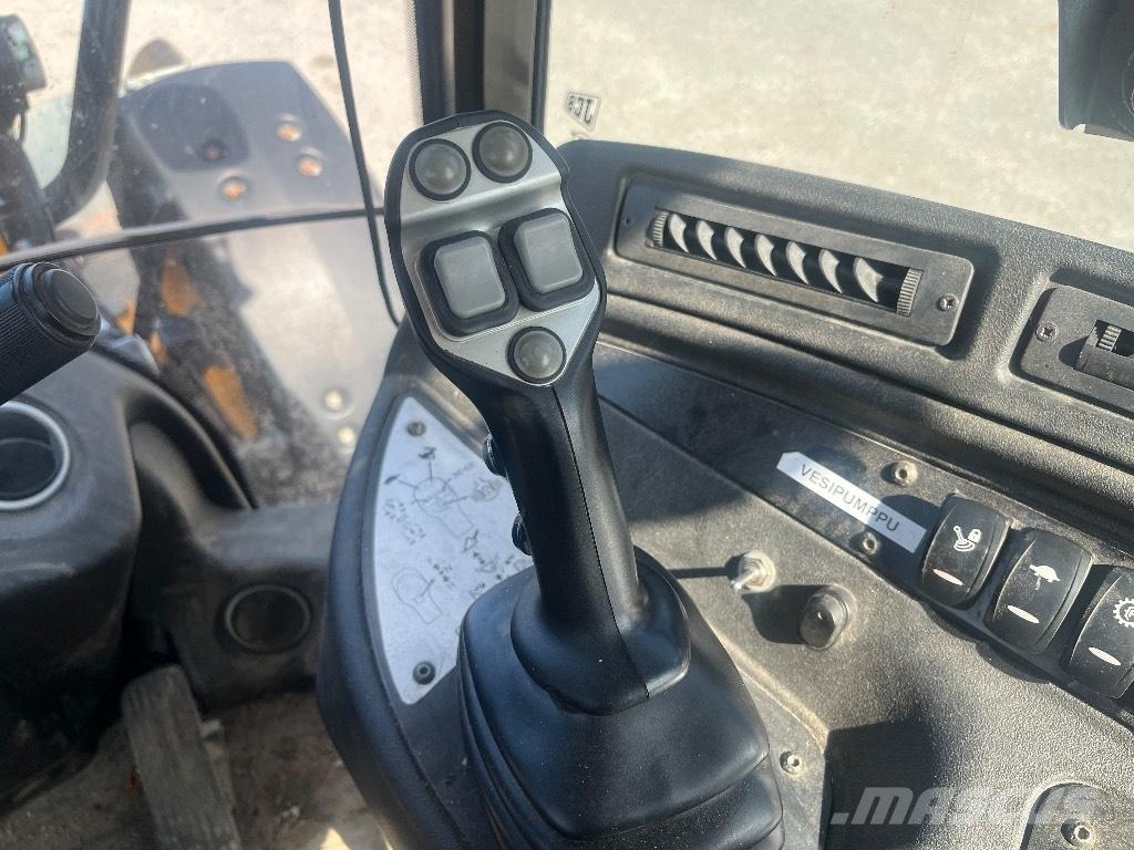 JCB 409 / Myyty, Sold Hjullastere