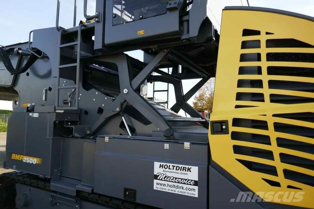 Bomag BMF 2500 M Matere