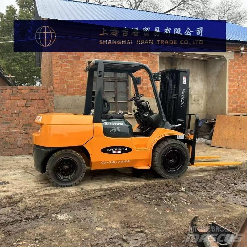 Toyota 5 ton Diesel Trucker