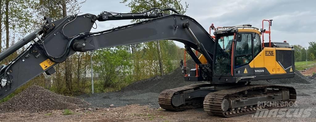 Volvo EC 250 EL Beltegraver