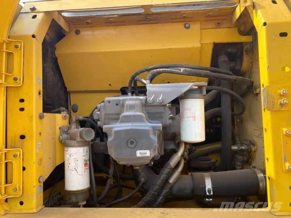 Komatsu pc220-8 Beltegraver