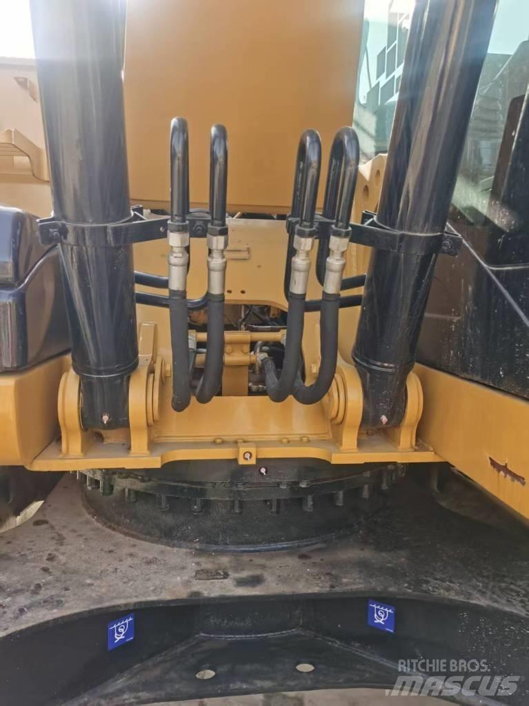 CAT 320d2 Beltegraver