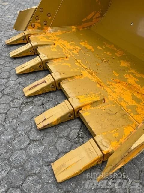 CAT 374 lre Bucket Skuffer