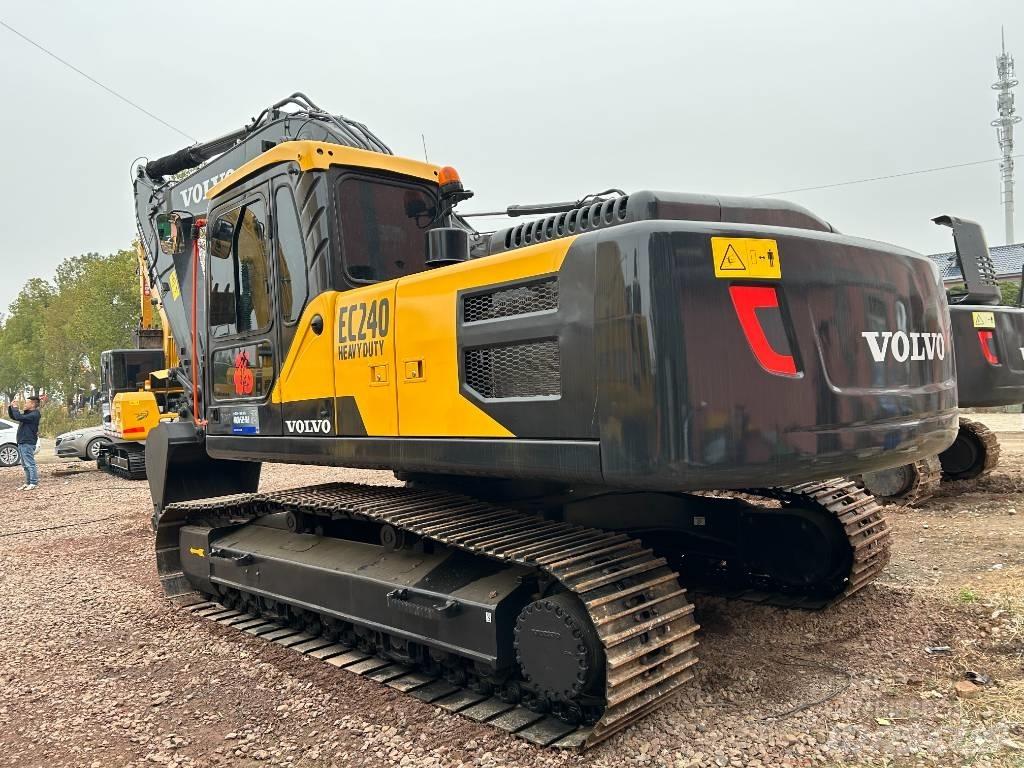Volvo EC 240 Beltegraver