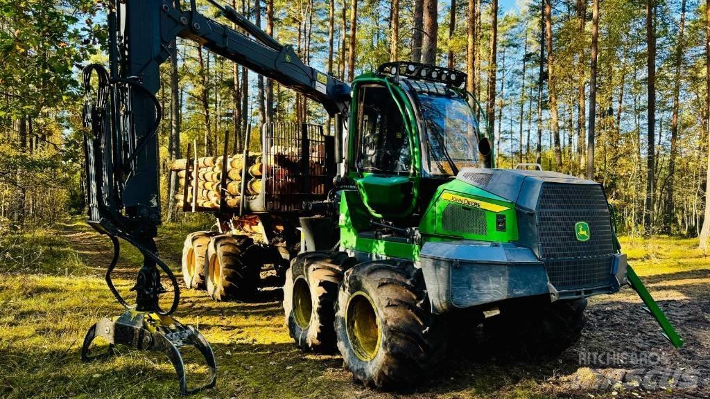 John Deere 1010G Lassbærere