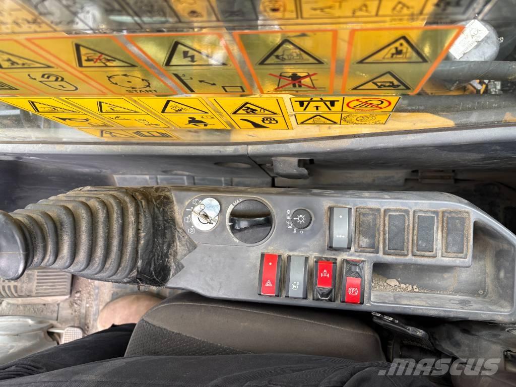 Komatsu PW148-11 Hjulgravere