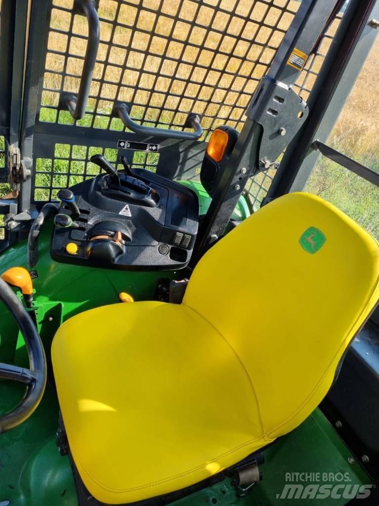 John Deere 5100 M Traktor med skogsutstyr
