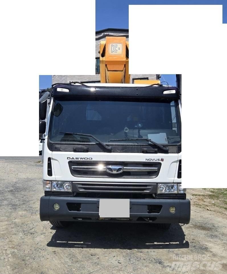 Jinwoo JW450 Bilmontert lift