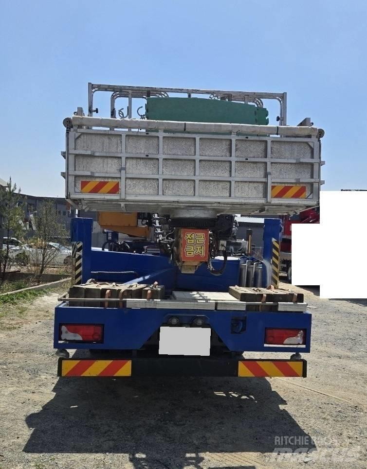 Jinwoo JW450 Bilmontert lift