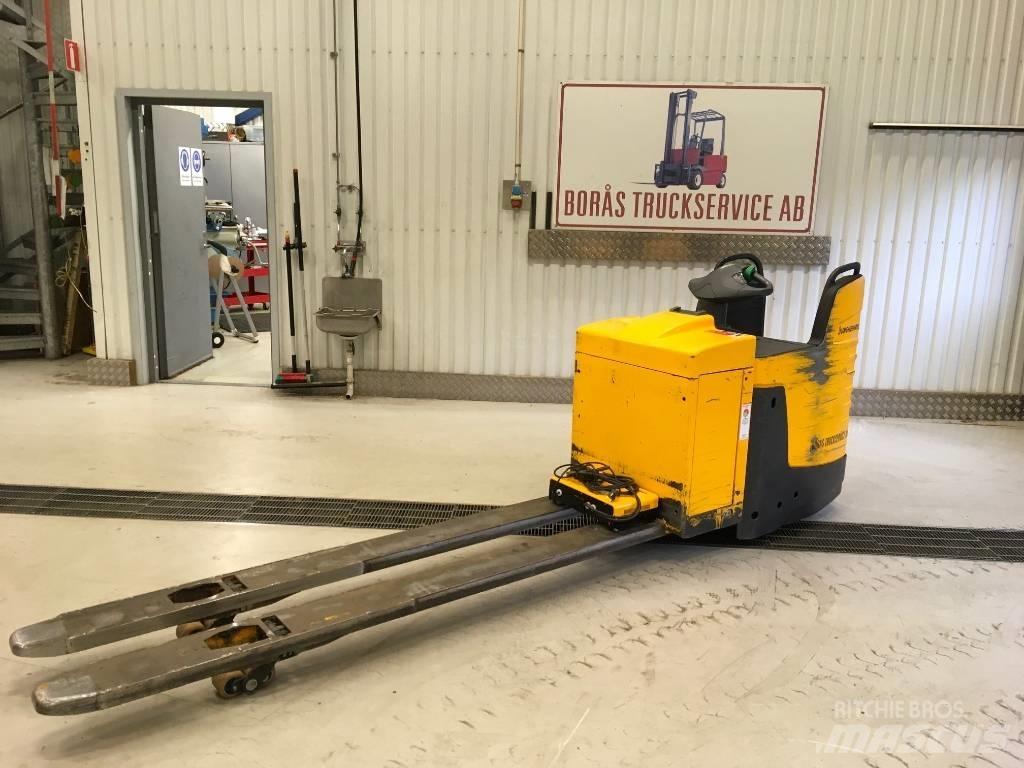 Jungheinrich ERE 225 Lavtløftende truck med platform