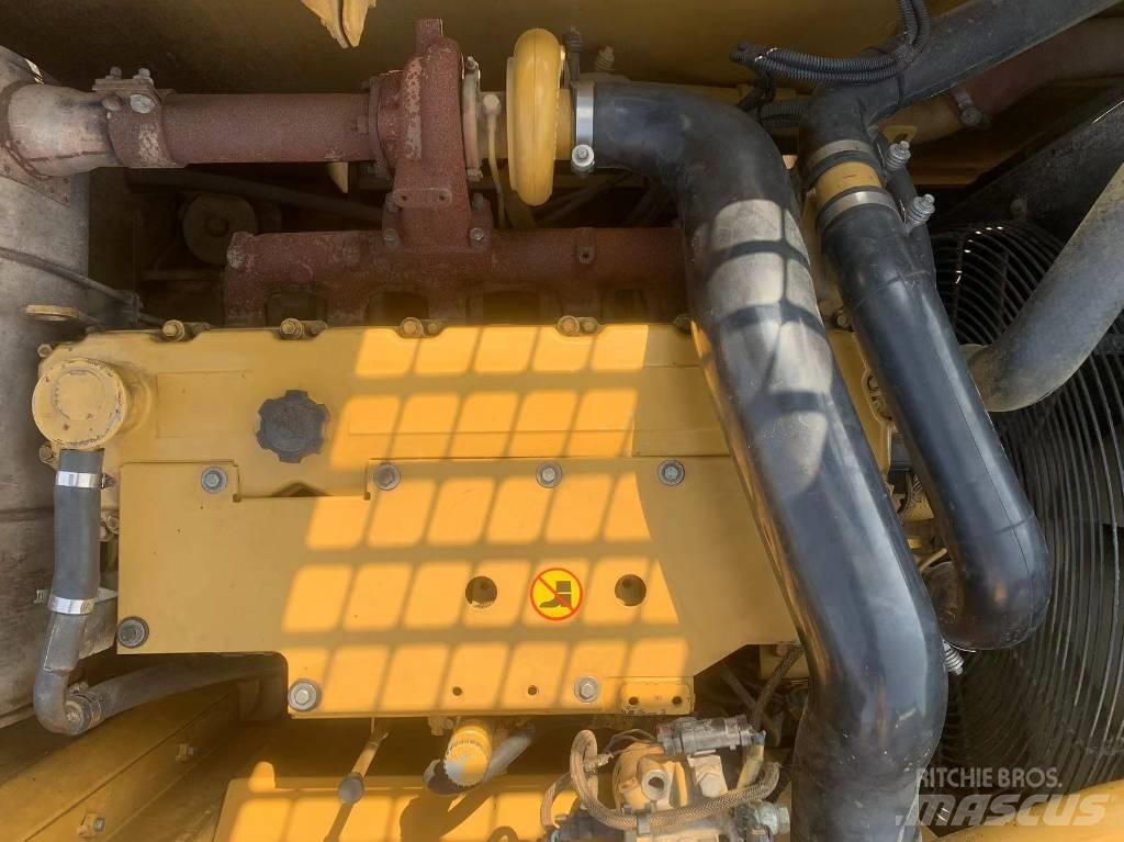 CAT 323 D L Beltegraver