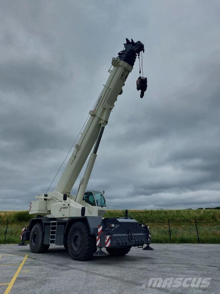 Terex RT100 Røff terreng kraner