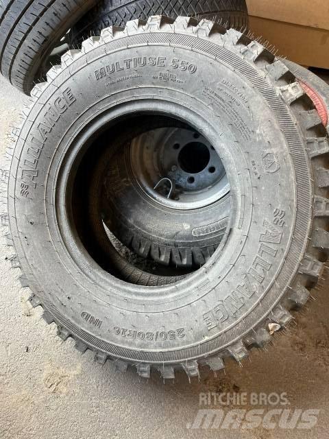 Alliance 550 Dekk, hjul og felger