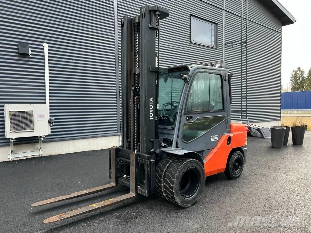 Toyota 52-8 FD JF 35 Diesel Trucker