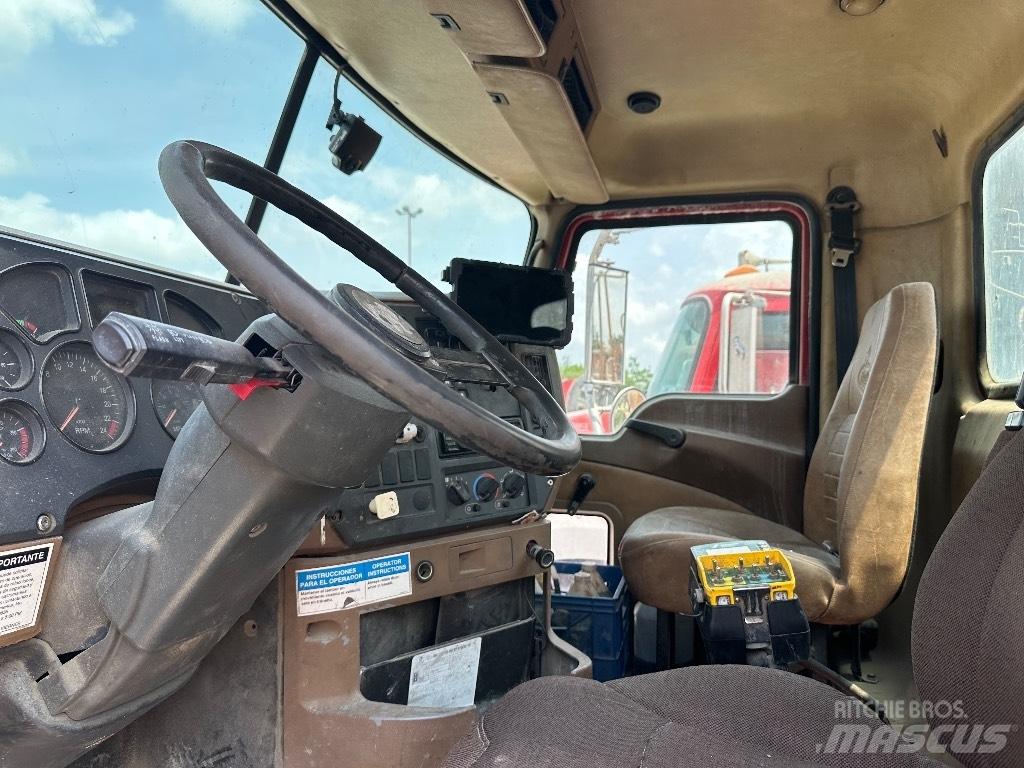 Mack Granite GU 813 Andre lastebiler