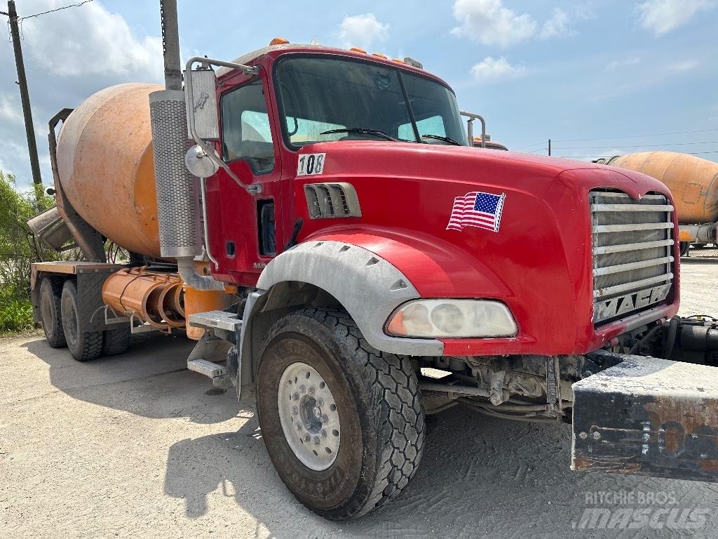 Mack Granite GU 813 Andre lastebiler