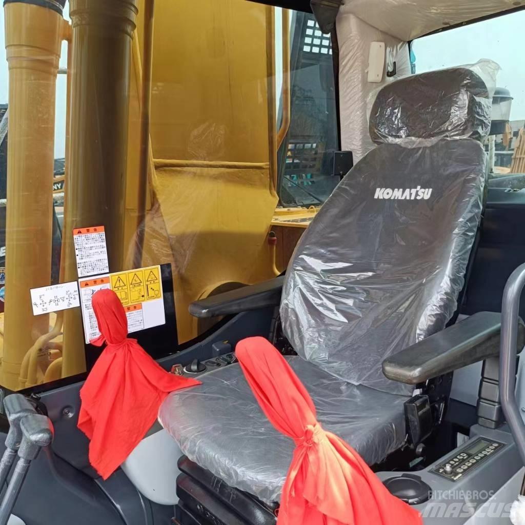 Komatsu PC 220 Beltegraver