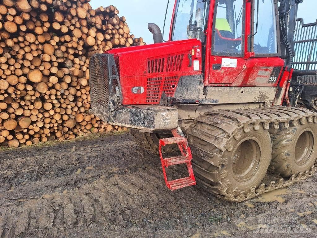 Komatsu 835 Lassbærere