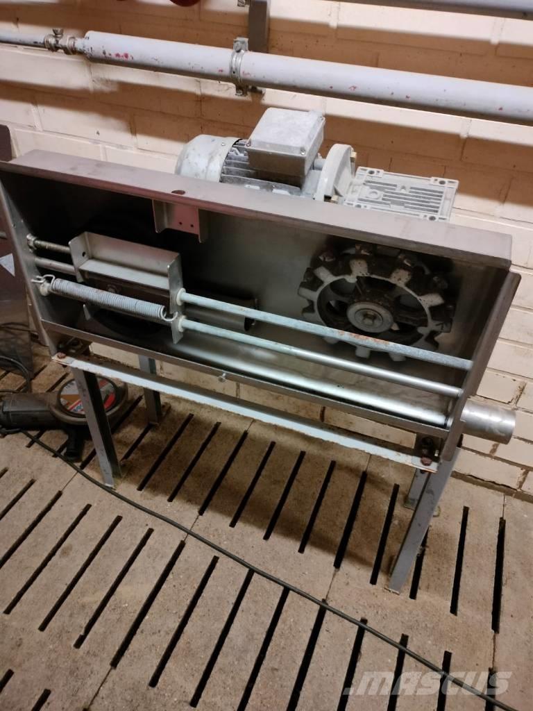 Pellon kuivaruokkija Fôrutlegger