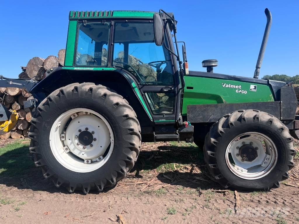 Valtra Valmet 6400 Traktor med skogsutstyr