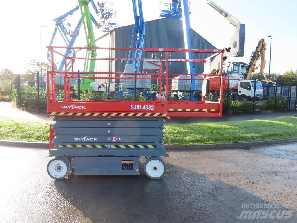 SkyJack SJ III 4632 Sakselifter