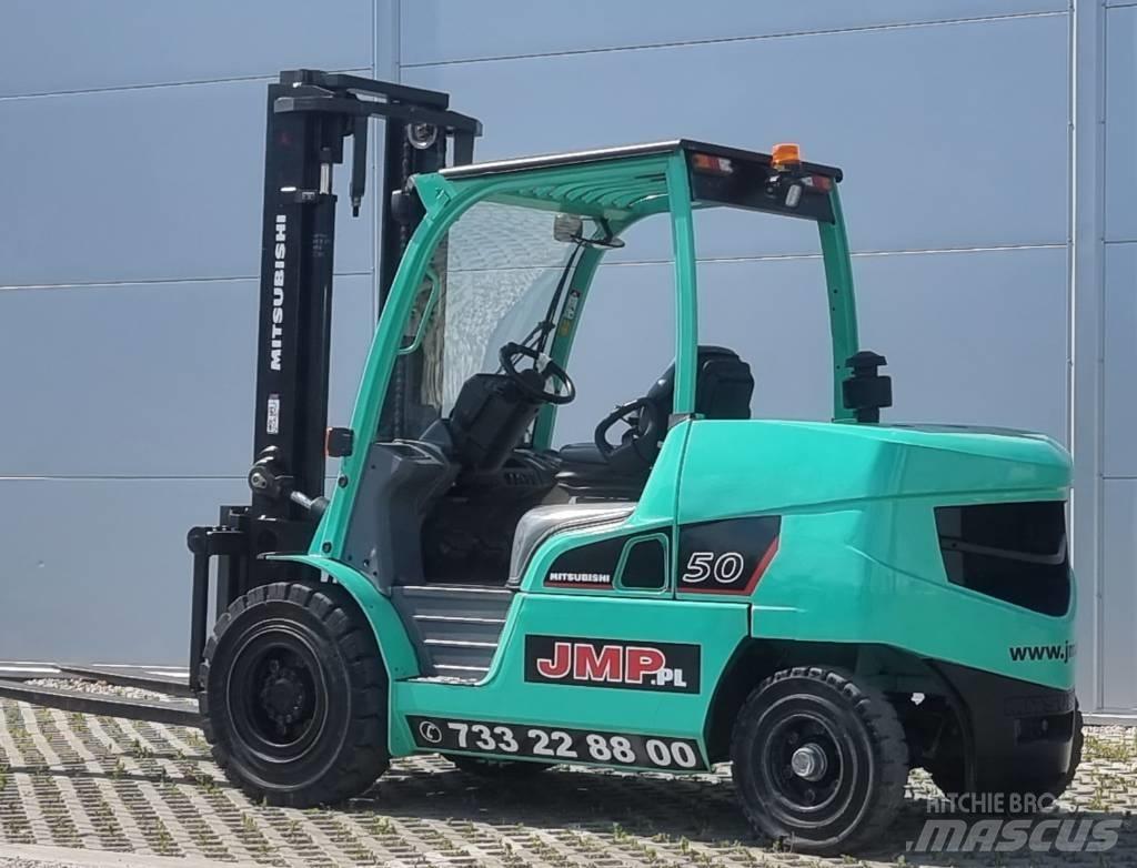 Mitsubishi FD50NT Diesel Trucker