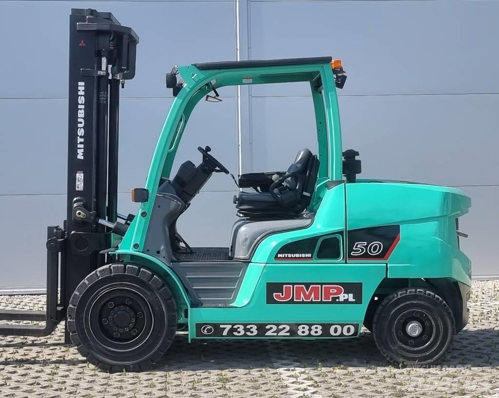 Mitsubishi FD50NT Diesel Trucker