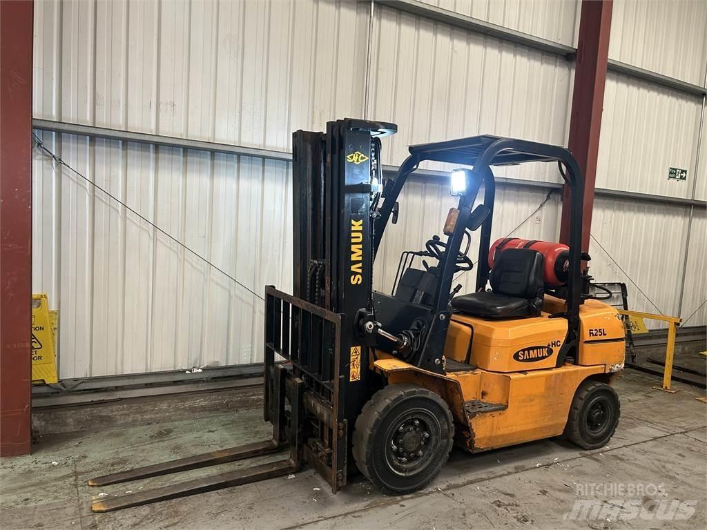  R25L Propan trucker