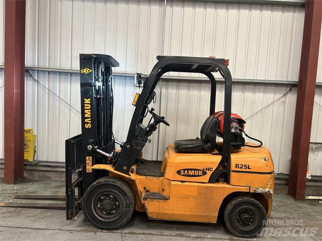  R25L Propan trucker