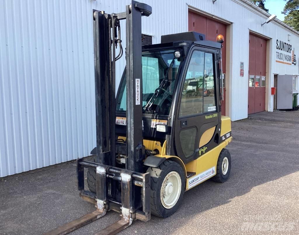 Yale GDP30VX Diesel Trucker