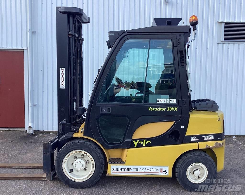 Yale GDP30VX Diesel Trucker