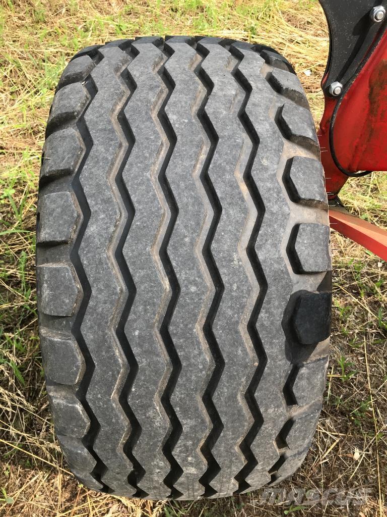 Kuhn GA 8830 Svanser