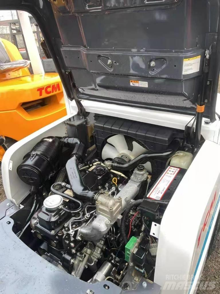 TCM FD30 Diesel Trucker