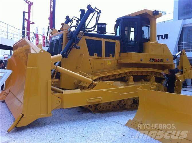 Komatsu d65ex-16 Dozere Beltegående