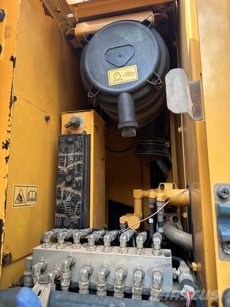 Hyundai R210W-9 Hjulgravere