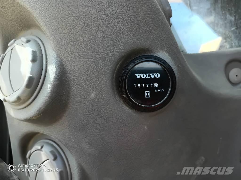 Volvo EC 300 D N L Beltegraver
