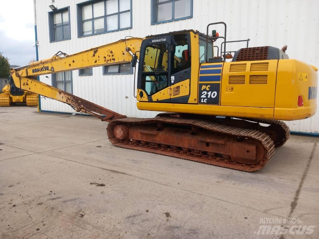 Komatsu PC210LC-10 Beltegraver