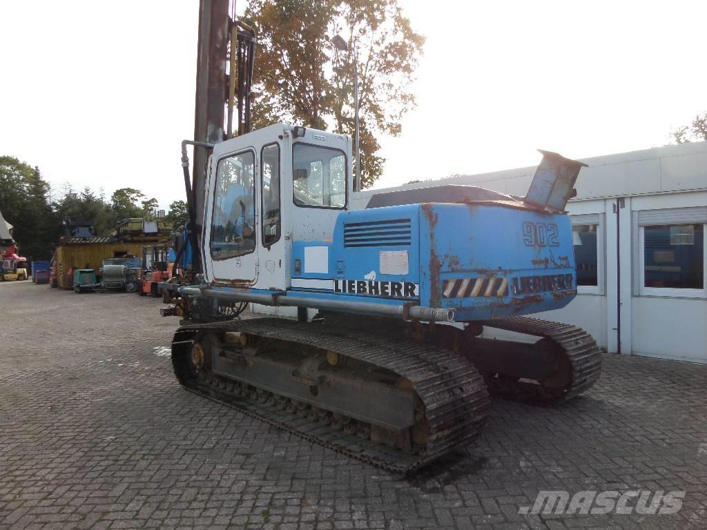 Liebherr R 902 Borrigg lastebilmontert