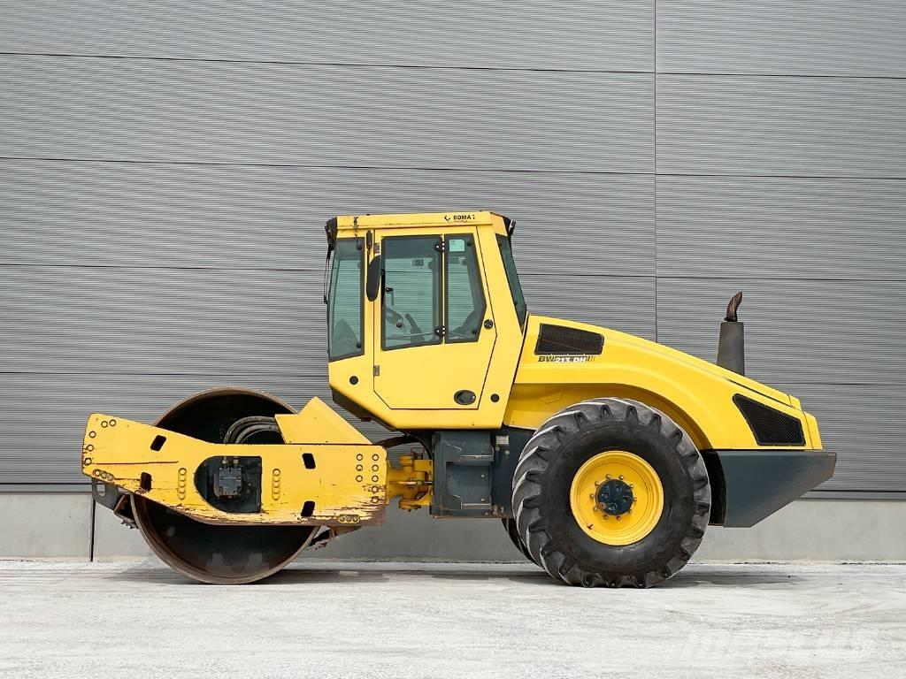 Bomag BW 213 DH-4 Valsetog