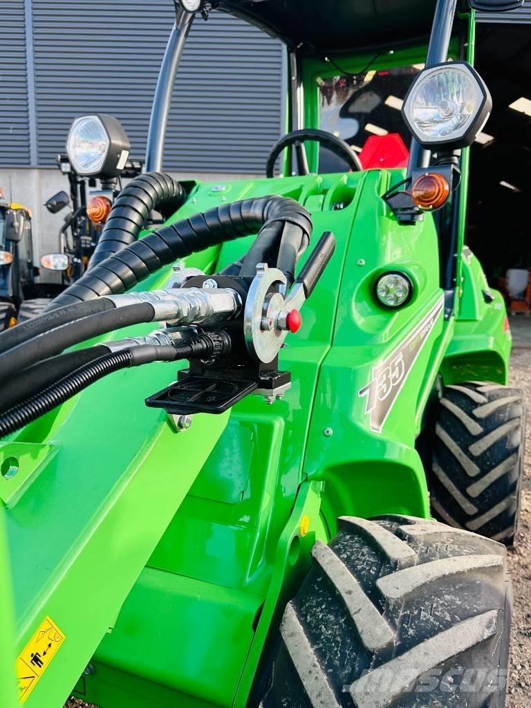 Avant 735 Kompaktlaster