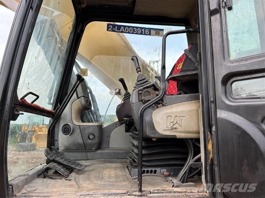 CAT 330 D L Beltegraver