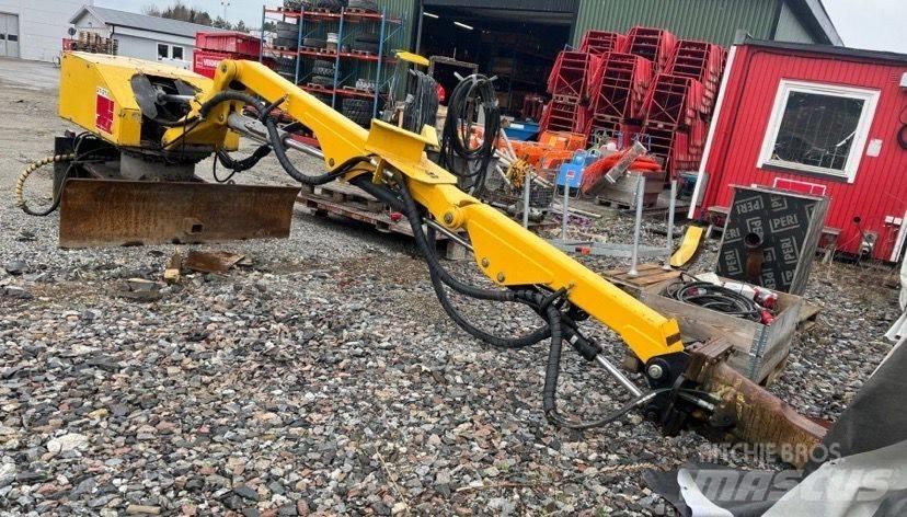 Brokk 330 Beltegraver