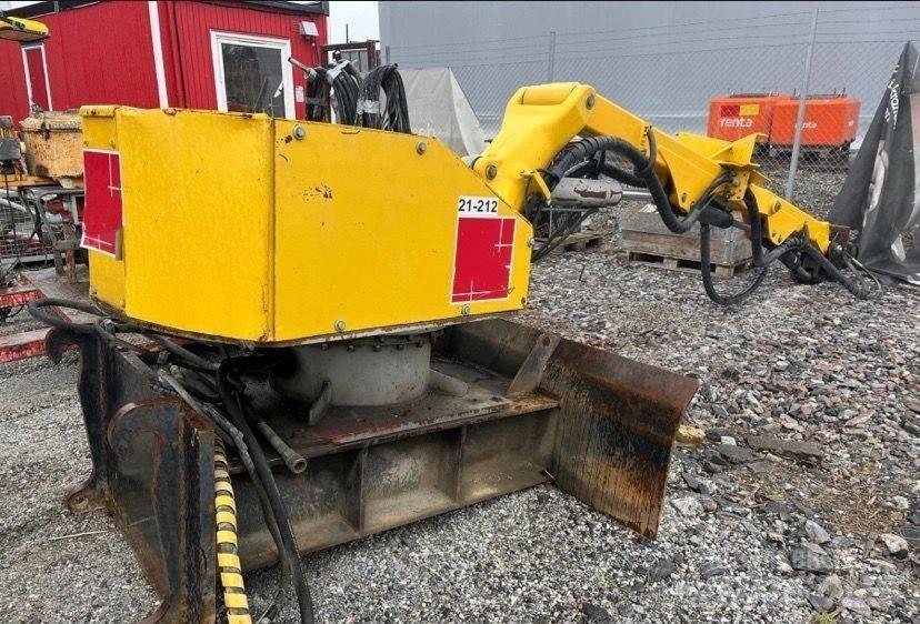 Brokk 330 Beltegraver