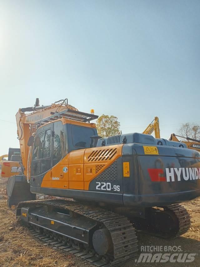 Hyundai R220-9 Beltegraver