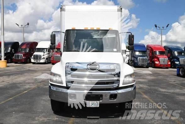 Hino 268A Trekkvogner